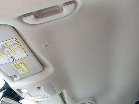 Used 2020 Jeep Renegade Latitude w/ UConnect 8.4 Nav Group image 16