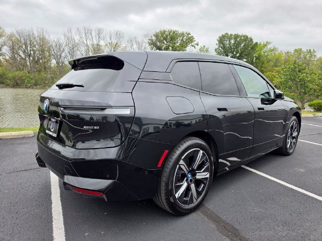 Used 2024 BMW iX xDrive50 w/ Premium Package AWD/4WD image 8