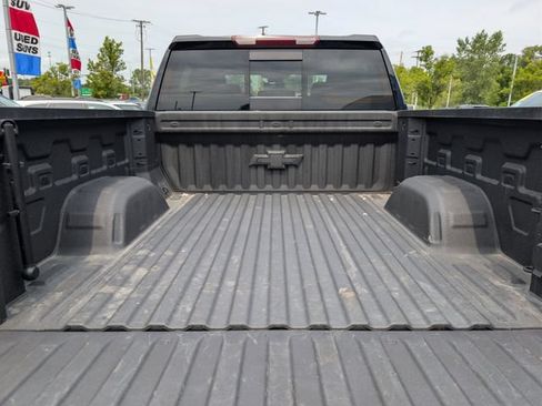Used 2023 Chevrolet Silverado 1500 LT AWD/4WD image 19