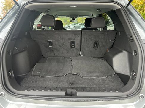 Used 2023 Chevrolet Equinox LS w/ LS Convenience Package image 5