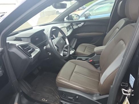 Used 2023 Audi Q4 e-tron Prestige AWD/4WD image 2