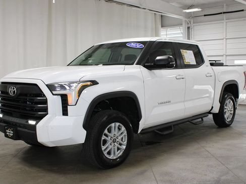 Used 2024 Toyota Tundra SR5 w/ SR5 Premium Package AWD/4WD image 4