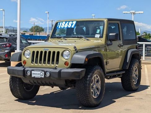 Used 2013 Jeep Wrangler Rubicon w/ Connectivity Group AWD/4WD image 8