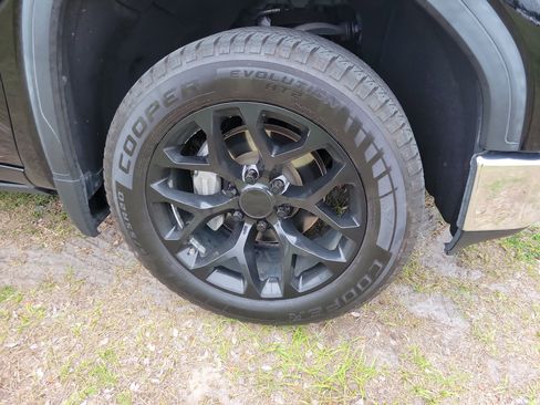 Used 2019 GMC Sierra 1500 SLT w/ SLT Premium Plus Package AWD/4WD image 10