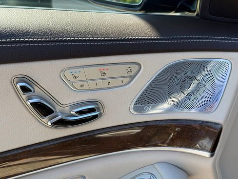 Used 2015 Mercedes-Benz S 550 Sedan image 4