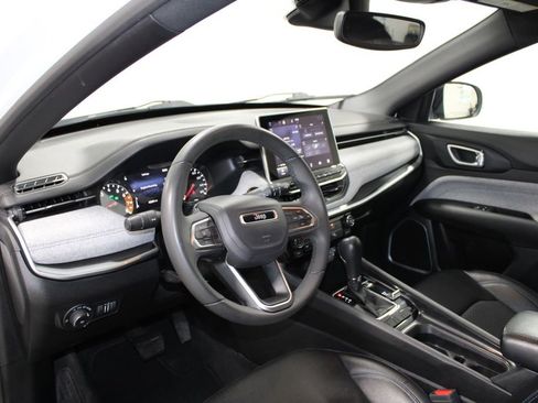 Used 2024 Jeep Compass Latitude AWD/4WD image 18