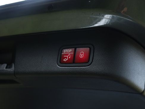 Used 2018 Mercedes-Benz GLE 350 4MATIC image 16