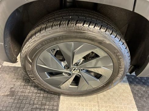 Certified 2025 Volkswagen Taos S FWD image 14