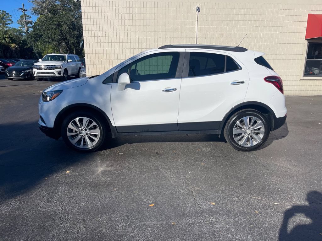 Used 2020 Buick Encore Preferred FWD image 2