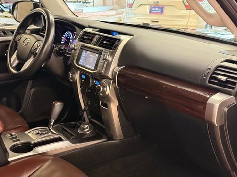 Used 2018 Toyota 4Runner Limited AWD/4WD image 25