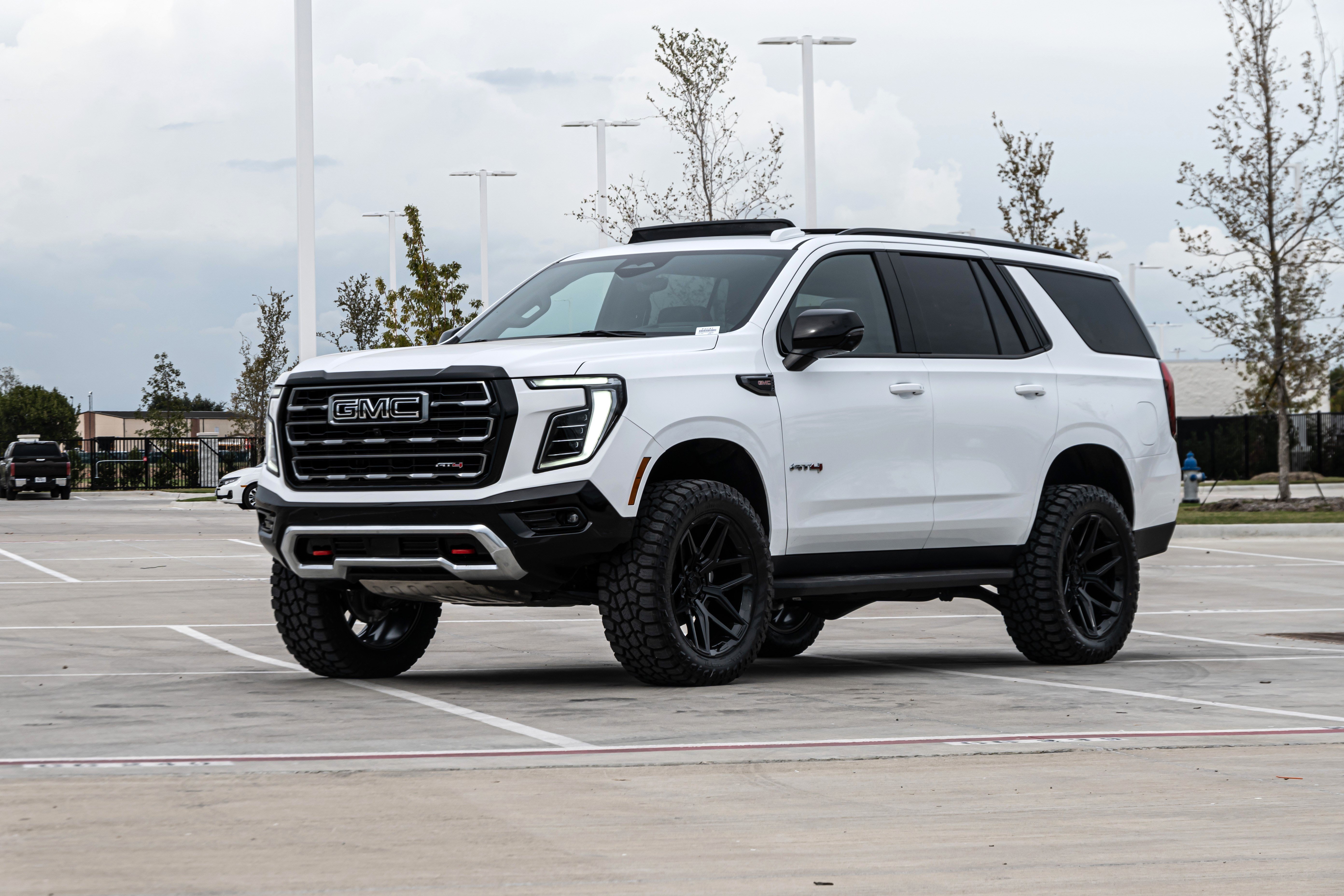 Used 2027 GMC Yukon AT4 w/ Technology Package AWD/4WD image 5