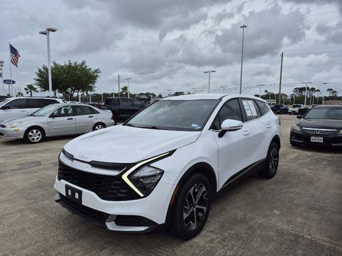Used 2023 Kia Sportage EX image 1