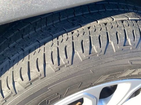 Used 2021 Jeep Grand Cherokee Laredo w/ Security & Convenience Group image 23