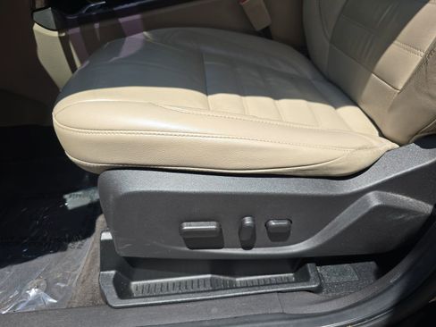 Used 2017 Ford Escape Titanium FWD image 29