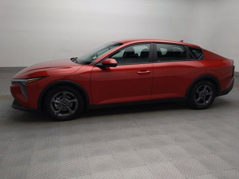 Used 2025 Kia K4 FWD image 2