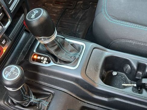 Used 2022 Jeep Wrangler Unlimited Rubicon 4xe w/ Cold Weather Group AWD/4WD image 18