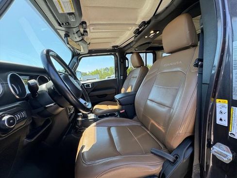 Used 2020 Jeep Wrangler Unlimited Sahara AWD/4WD image 15