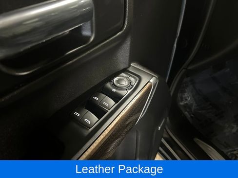 Used 2019 Chevrolet Silverado 1500 RST image 14