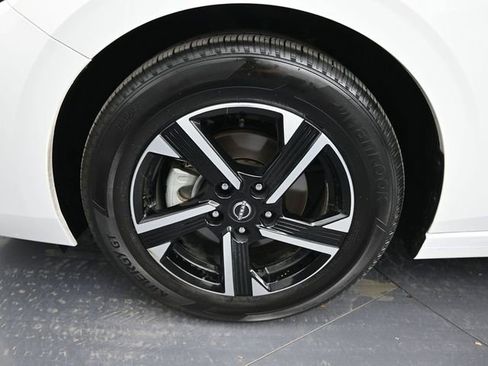 Used 2025 Nissan Sentra SV image 24