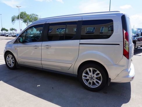 Used 2017 Ford Transit Connect XLT FWD image 4