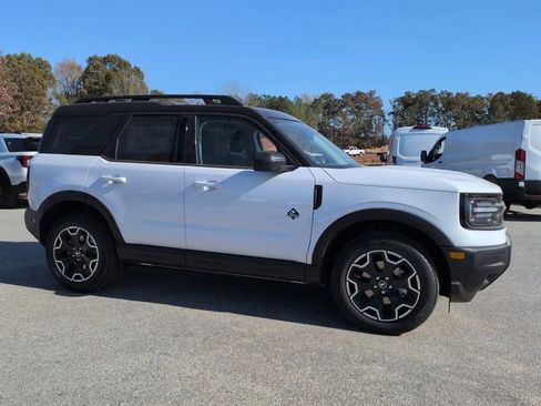 New 2025 Ford Bronco Sport Outer Banks AWD/4WD image 2