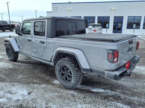 Used 2021 Jeep Gladiator Willys image 3