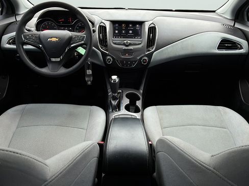 Used 2019 Chevrolet Cruze LS w/ LS Convenience Package FWD image 17