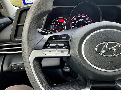 Used 2022 Hyundai Elantra SEL w/ Cargo Package image 18