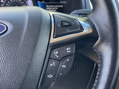Used 2022 Ford Edge Titanium AWD/4WD image 9