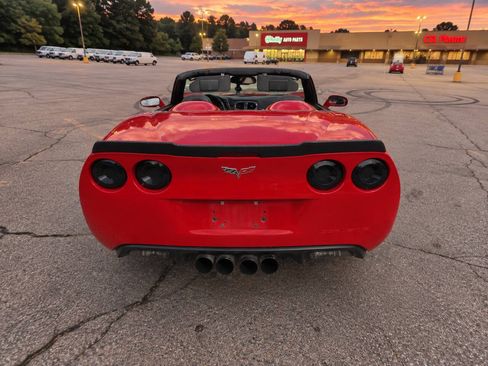 Used 2006 Chevrolet Corvette Convertible w/ Preferred Equipment Group RWD image 34
