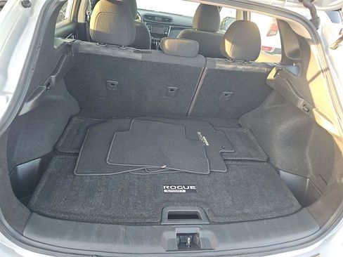 Used 2017 Nissan Rogue Sport SV w/ SV Premium Package image 16