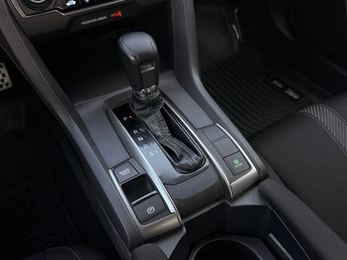 Used 2018 Honda Civic Sport image 36