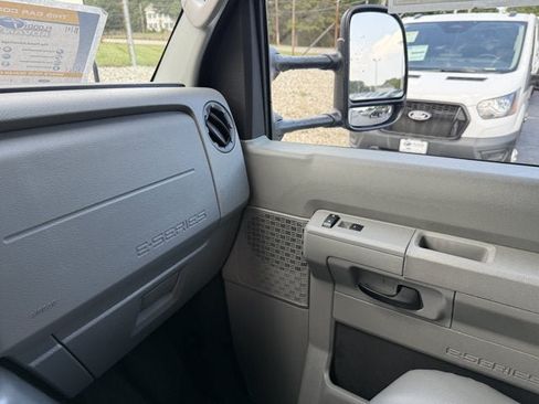 New 2027 Ford E-350 and Econoline 350 Super Duty w/ Power Equipment Group RWD image 18