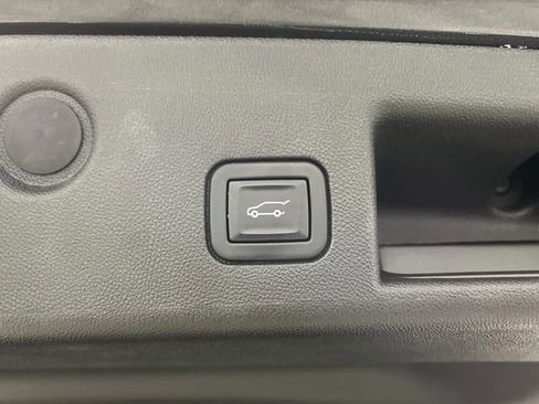 Used 2023 Chevrolet Equinox LT image 14