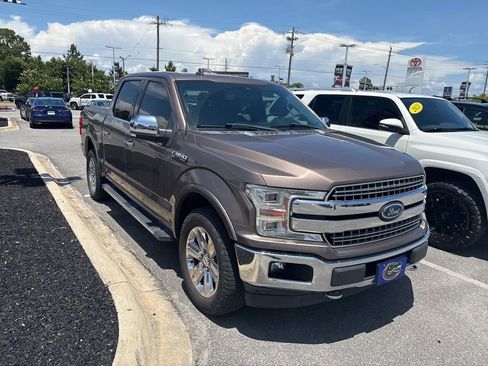 Used 2018 Ford F150 Lariat w/ Equipment Group 502A Luxury AWD/4WD image 7