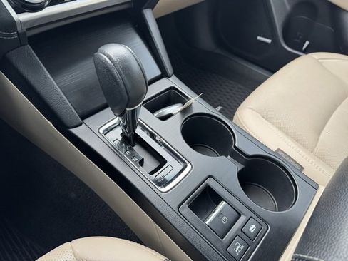 Used 2018 Subaru Outback 2.5i Limited image 12