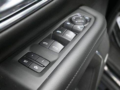 Used 2021 Chevrolet Tahoe Z71 w/ Luxury Package image 13