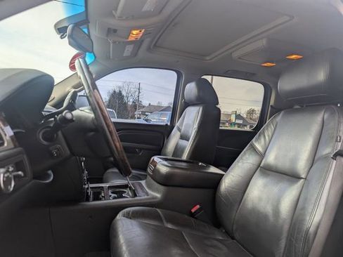 Used 2010 GMC Yukon XL Denali image 8