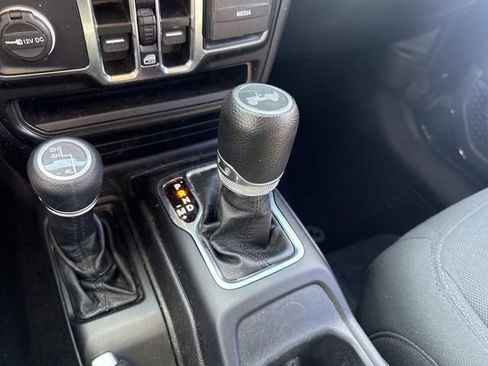 Used 2022 Jeep Wrangler Unlimited Sport image 23