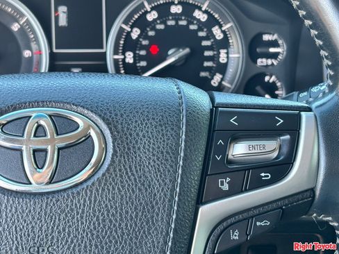 Used 2017 Toyota Land Cruiser AWD/4WD image 22