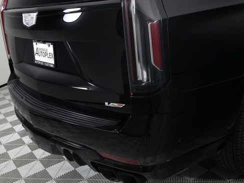 Used 2024 Cadillac Escalade V w/ LPO, ONYX Package AWD/4WD image 54