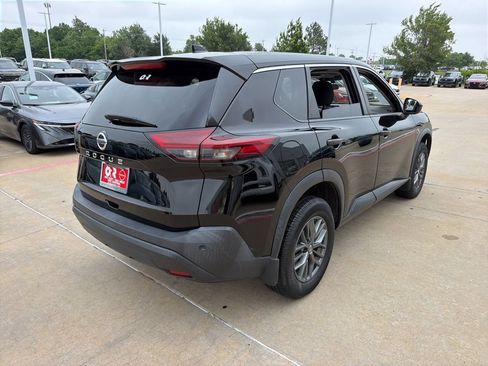 Used 2021 Nissan Rogue S FWD image 5