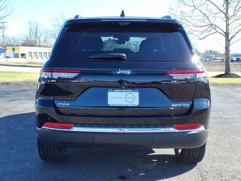 Used 2023 Jeep Grand Cherokee Limited w/ Luxury Tech Group II AWD/4WD image 4