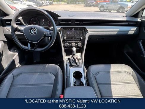 Certified 2022 Volkswagen Passat 2.0T SE FWD image 14