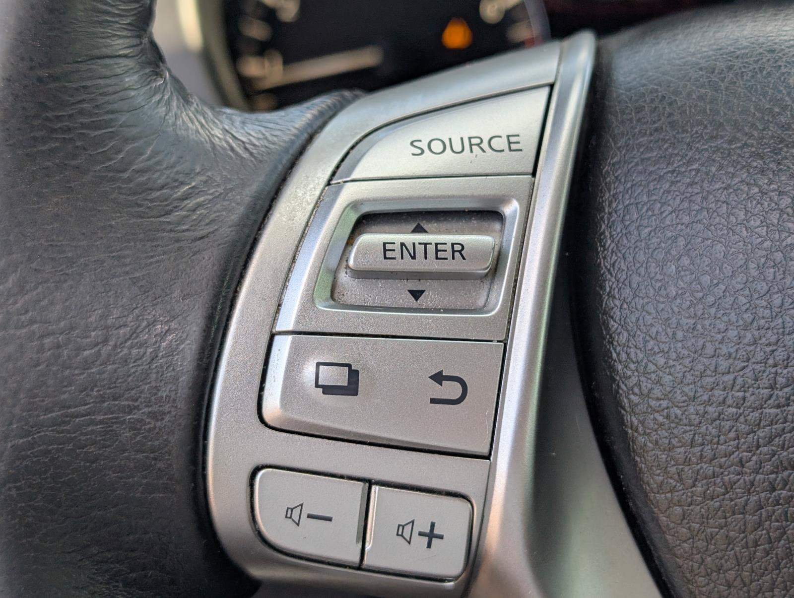 Used 2017 Nissan Altima 2.5 SV w/ Interior Lighting Package FWD image 19