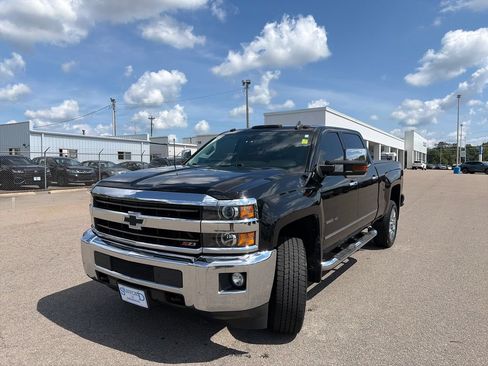 Used 2018 Chevrolet Silverado 2500 LTZ w/ Vortec Plus Package AWD/4WD image 1