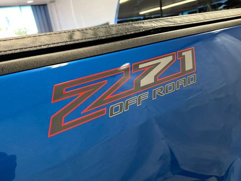 Used 2021 Chevrolet Colorado Z71 AWD/4WD image 16