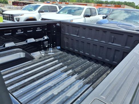 New 2025 GMC Canyon Elevation w/ Convenience Package image 16