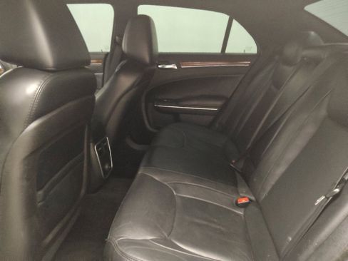 Used 2014 Chrysler 300 w/ Driver Convenience Group RWD image 19