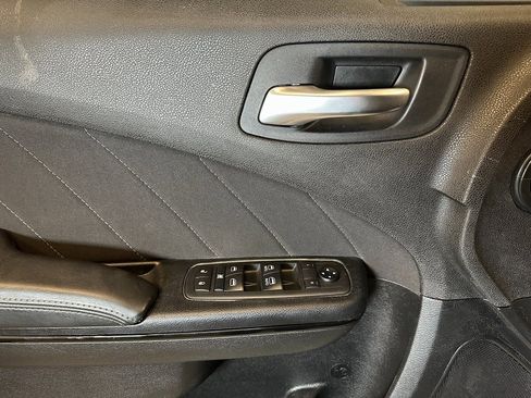 Used 2020 Dodge Charger SXT w/ Blacktop Package image 17